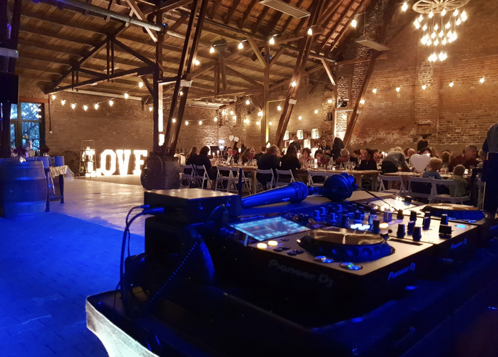 Hochzeit mit DJ Dino Plattenkellner