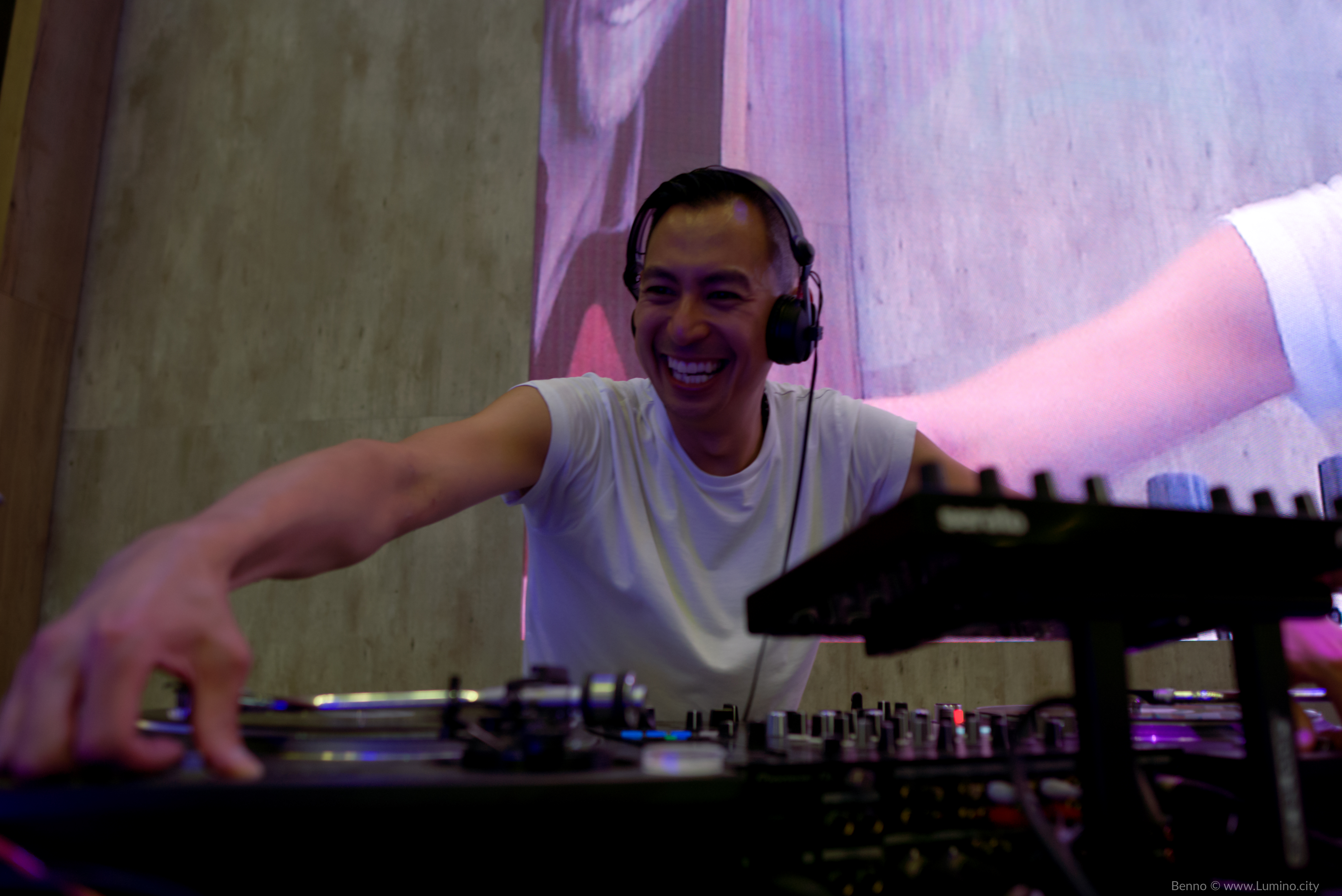 DJ Mr. Nice Guy Plattenkellner