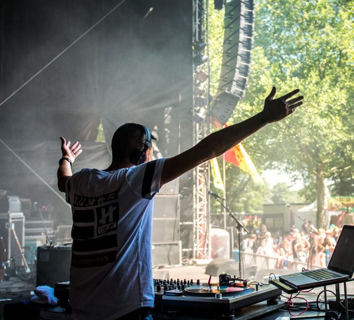 DJ Dennis