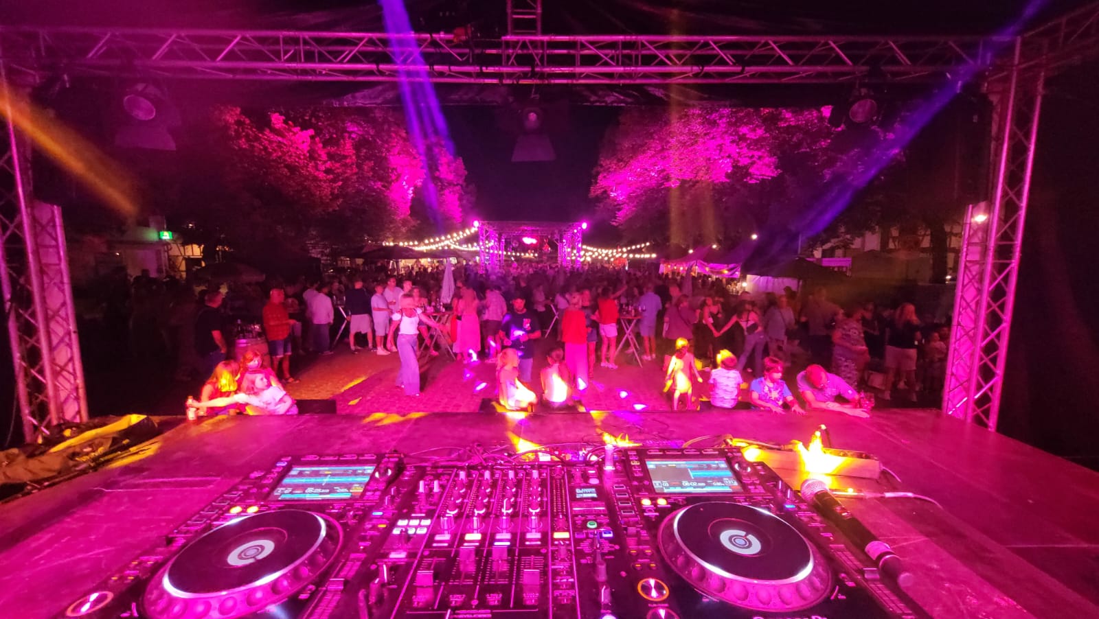 DJ Dino Plattenkellner