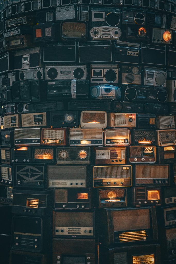 viele verschiedene Radios