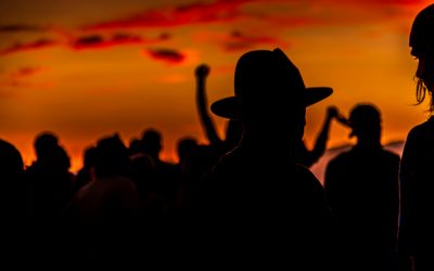 Sommer Hits 2024: Die ultimative Playlist für deine Beachparty