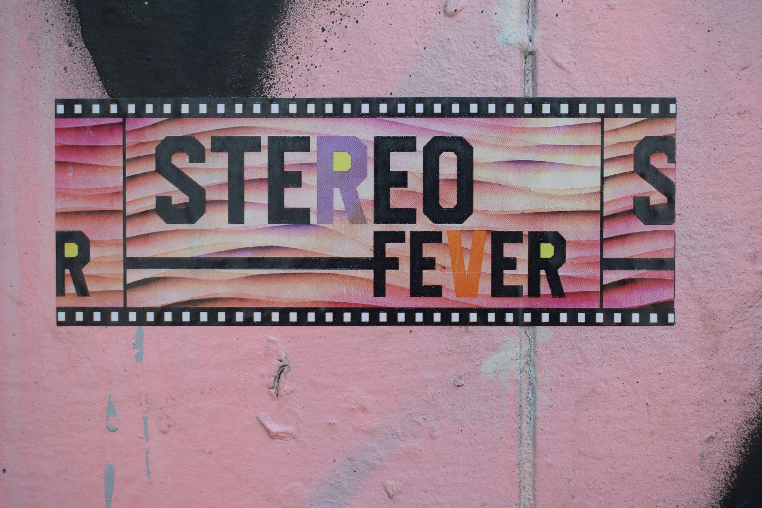 Sticker / Stereo fever