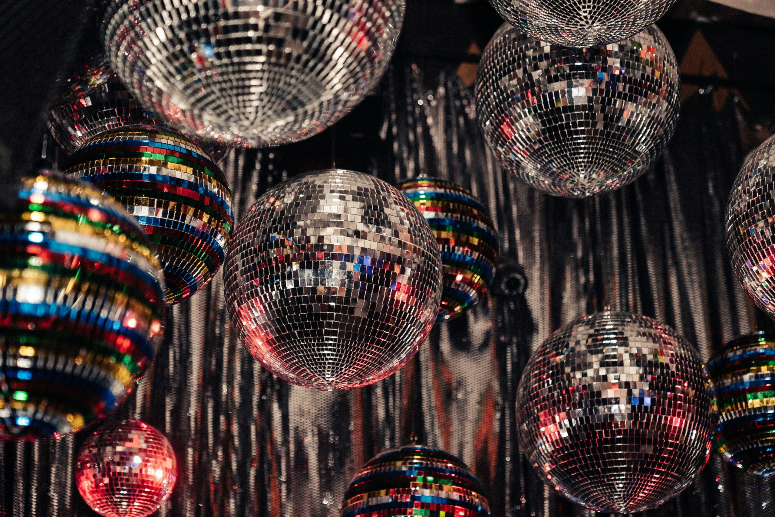 bunte Discokugeln bunte Discokugeln