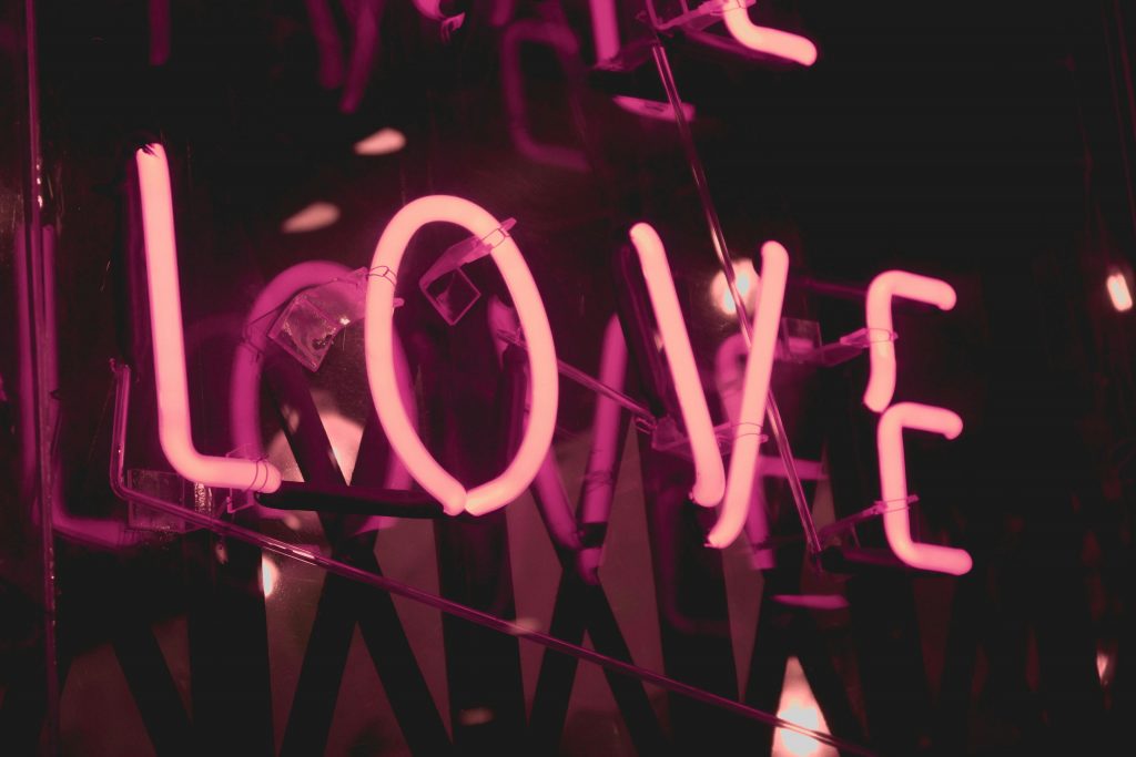 Neon Love Schild